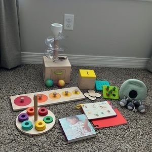 ⭐️ Lovevery The Babbler Play Kit